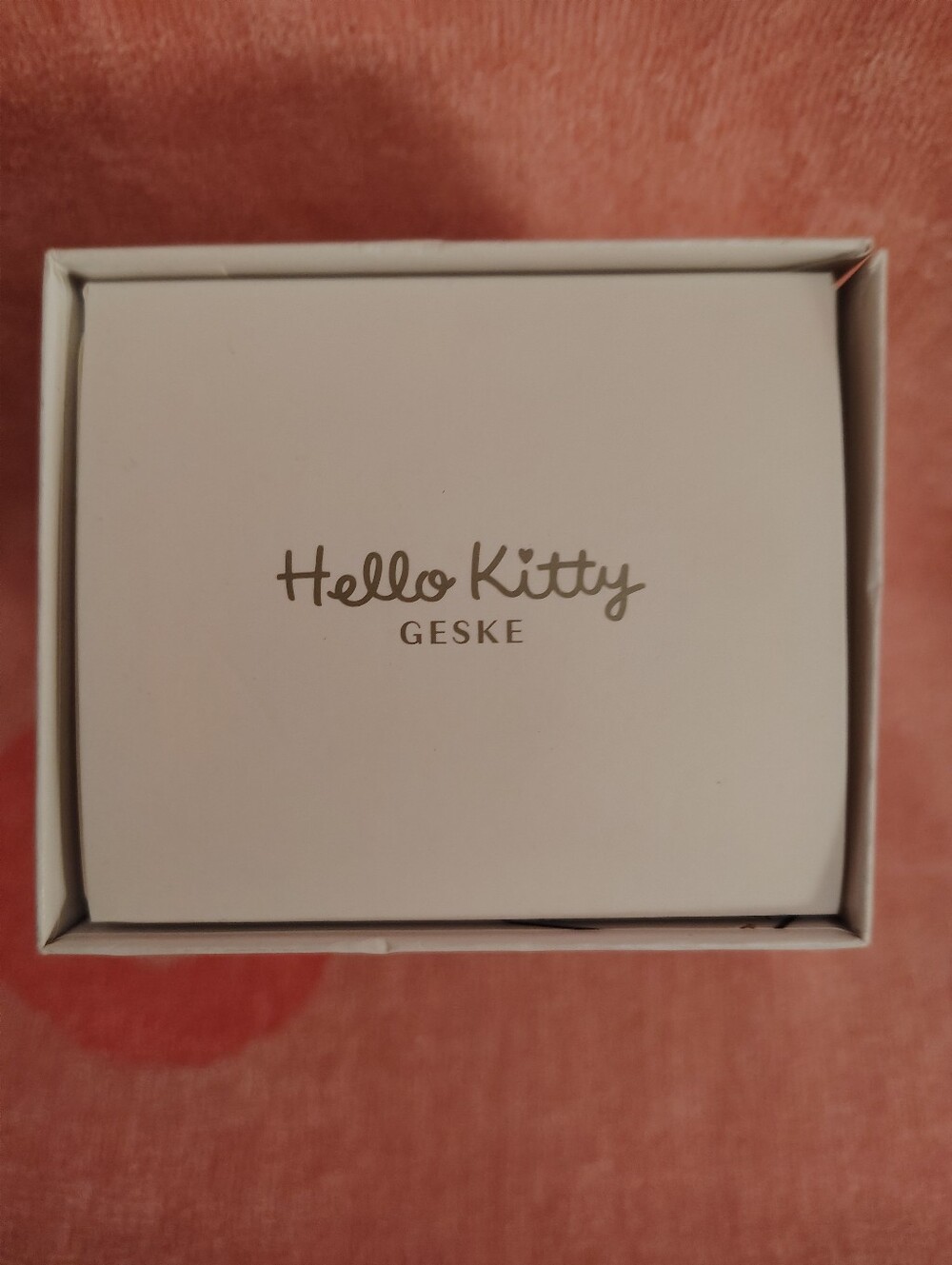 Hello Kitty x GESKE Smart App Guided 4 In 1 Sonic Facial Brush - Picture 11 of 13